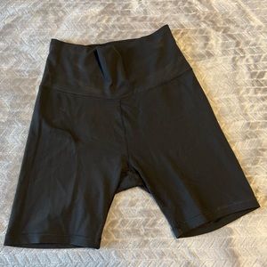 CALIA Tummy Control Biker Shorts- Carrie Underwood- SIZE M